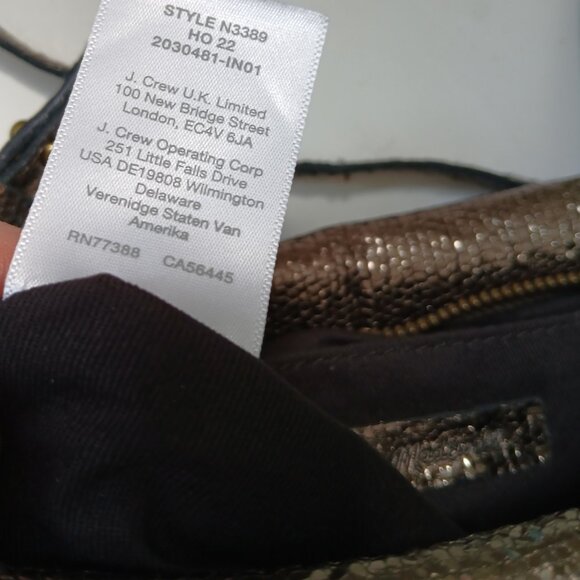 Madewell - The Puff Crossbody, Textured Leather Purse In Metallic Pewter - Picture 10 of 12